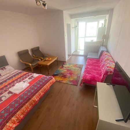 בוקרשט Lovely 1 Bedroom Apartment With Free Street Parking מראה חיצוני תמונה