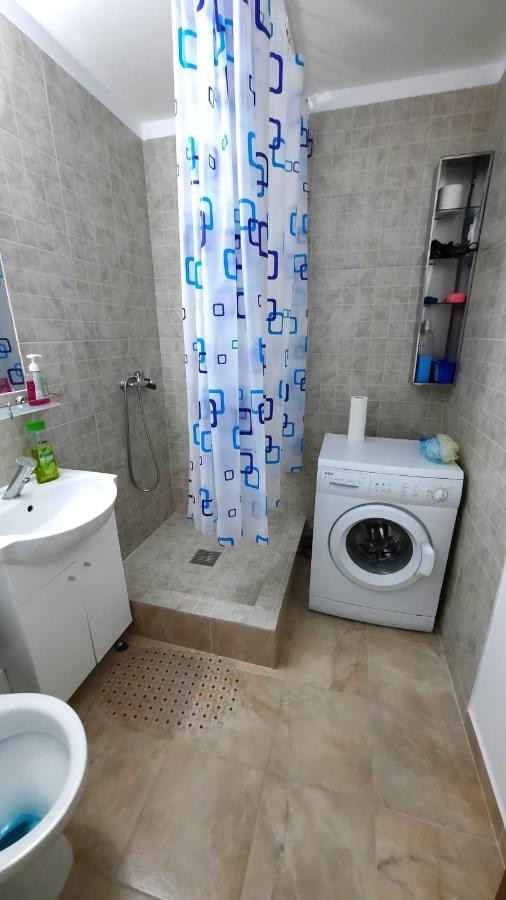 בוקרשט Lovely 1 Bedroom Apartment With Free Street Parking מראה חיצוני תמונה