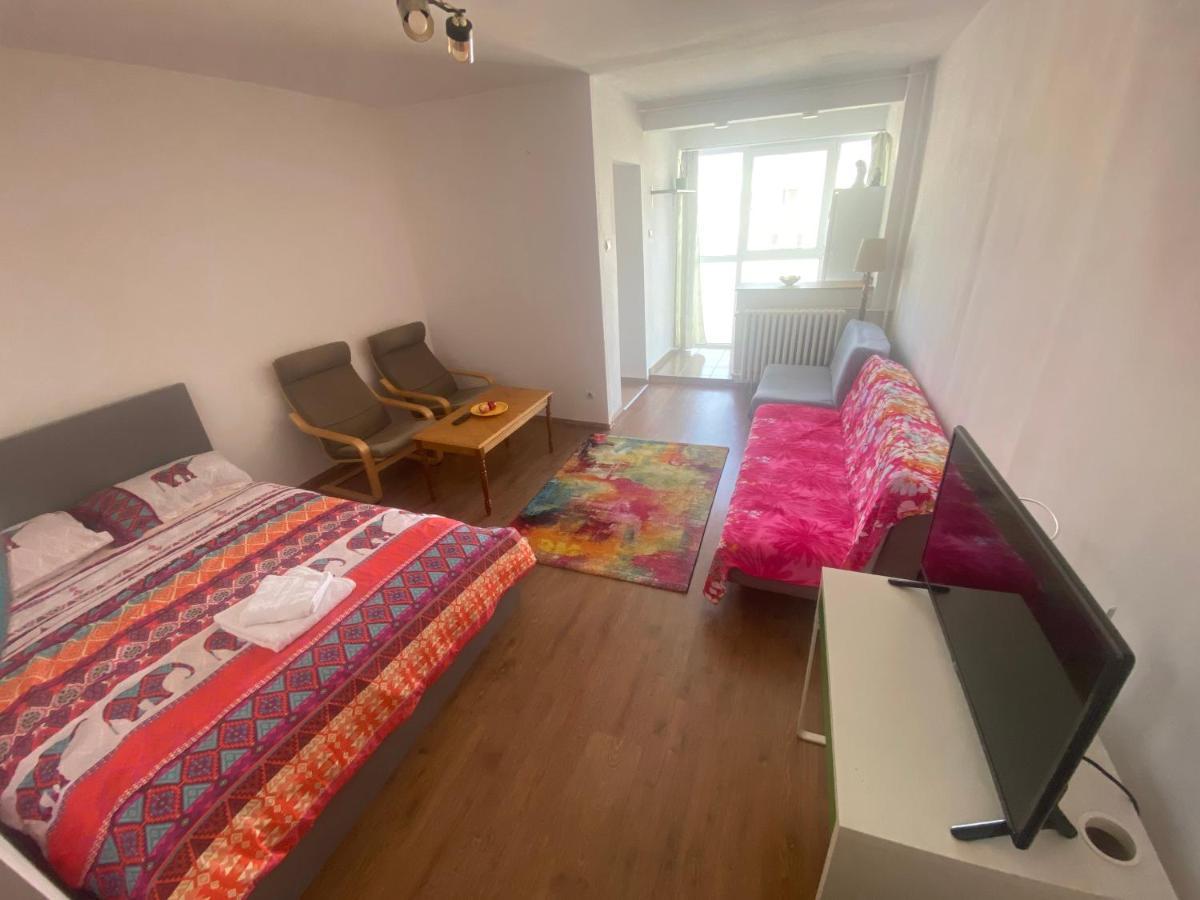 בוקרשט Lovely 1 Bedroom Apartment With Free Street Parking מראה חיצוני תמונה